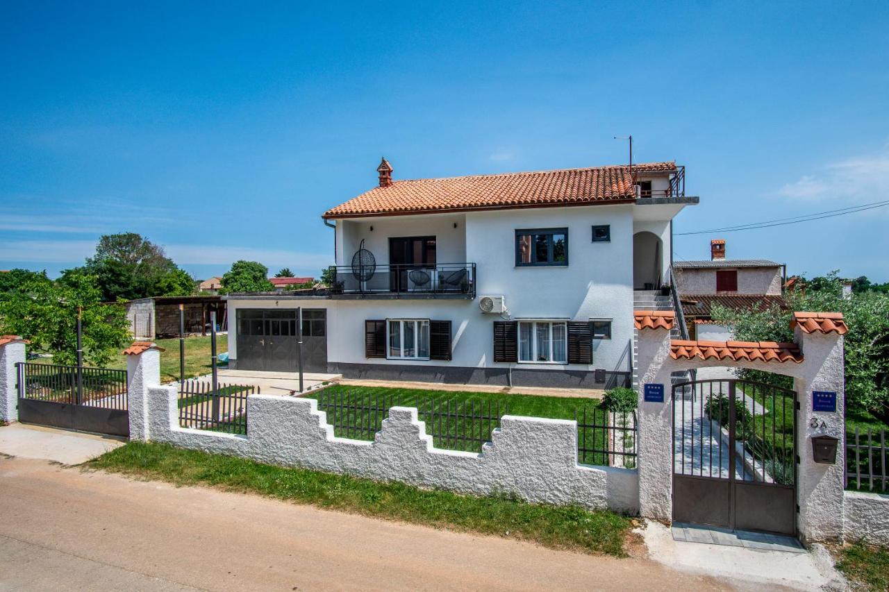 House Nada Apartman Muntić Екстериор снимка