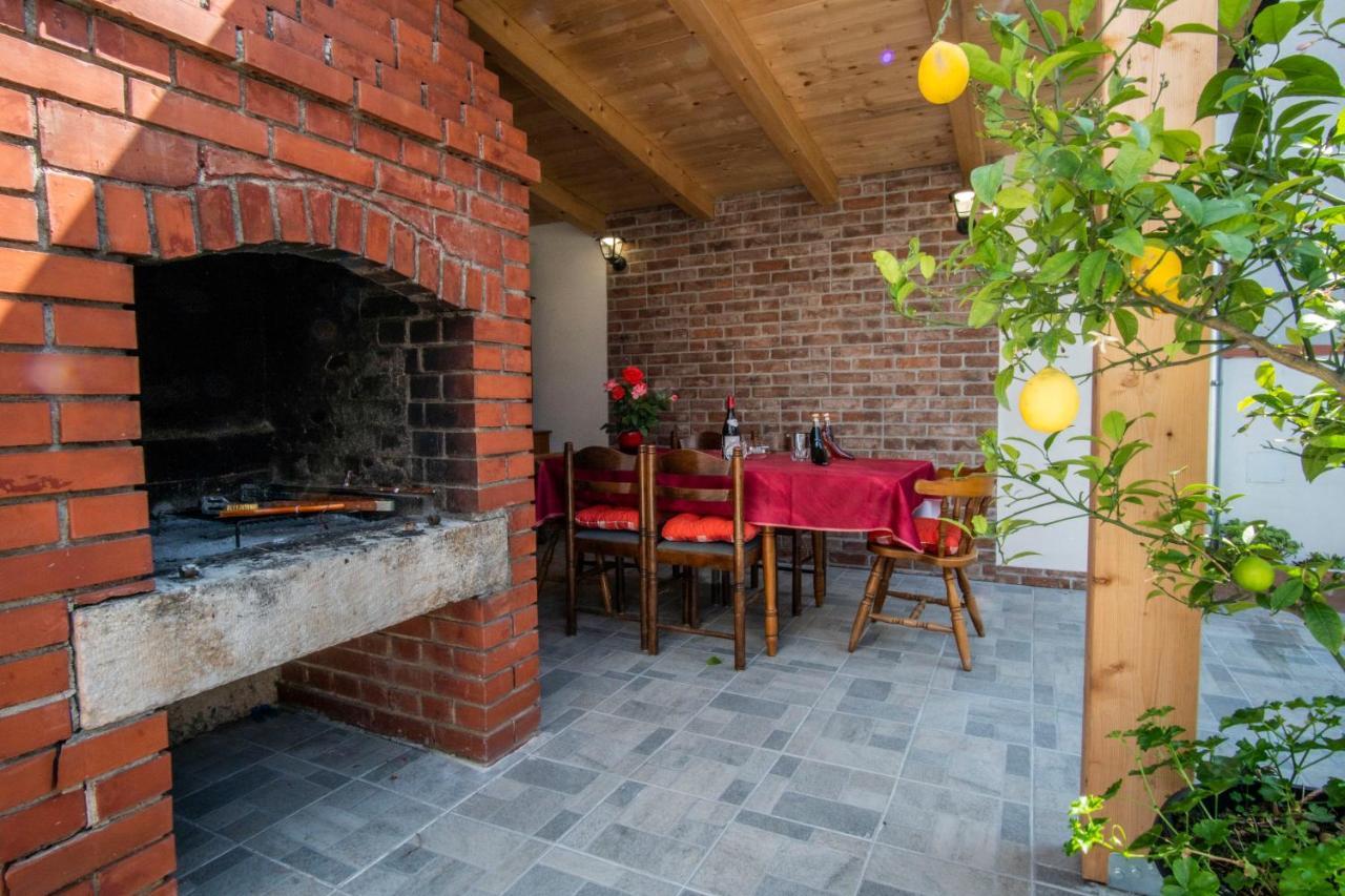 House Nada Apartman Muntić Екстериор снимка