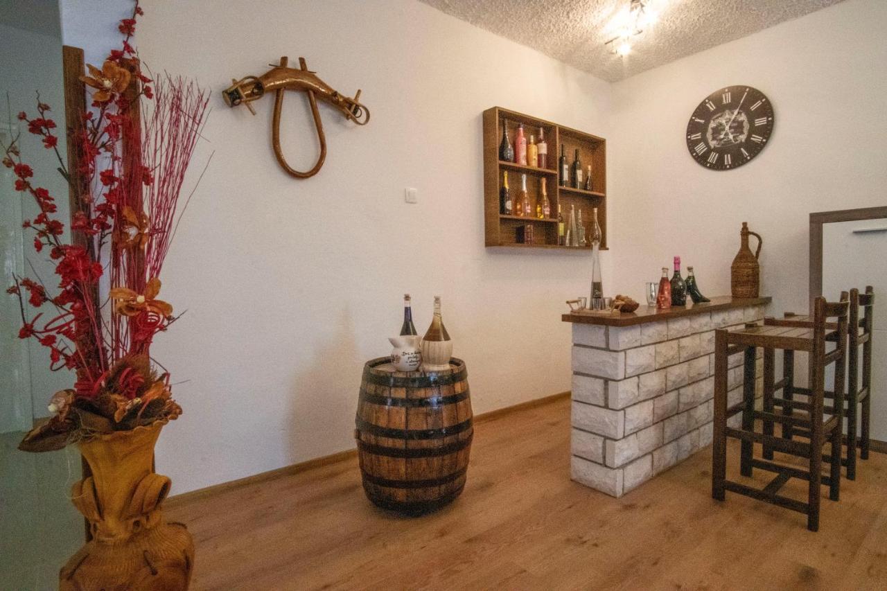 House Nada Apartman Muntić Екстериор снимка