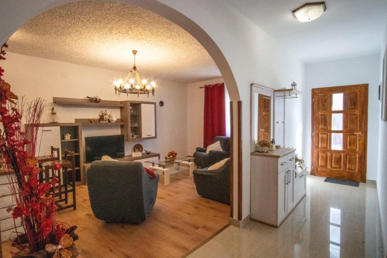 House Nada Apartman Muntić Екстериор снимка